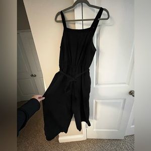 Black linen jumper